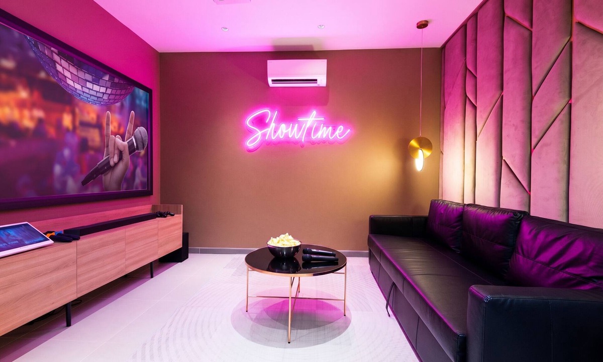 South Pattaya Villa | New 2024 - 5BR Pool Villa with Private KTV Room