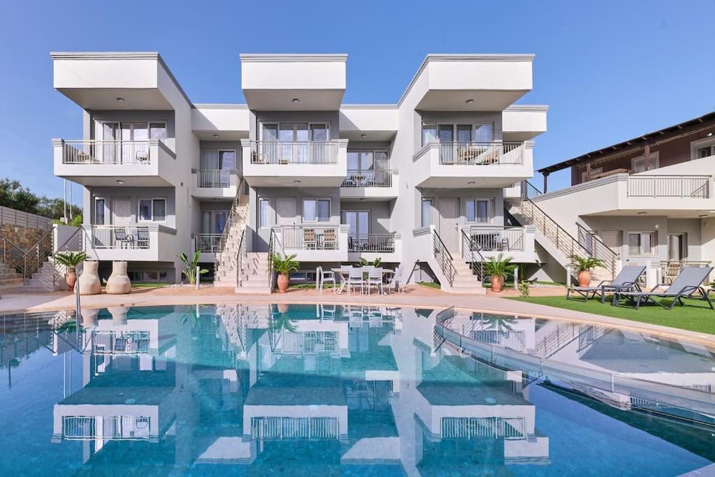 Stavromenos Apartment | New Crete apartment in Stavromenos Coast w/pool