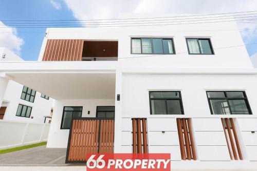Mae Hia Apartment | New Modern 4BR Home in Mae Hia