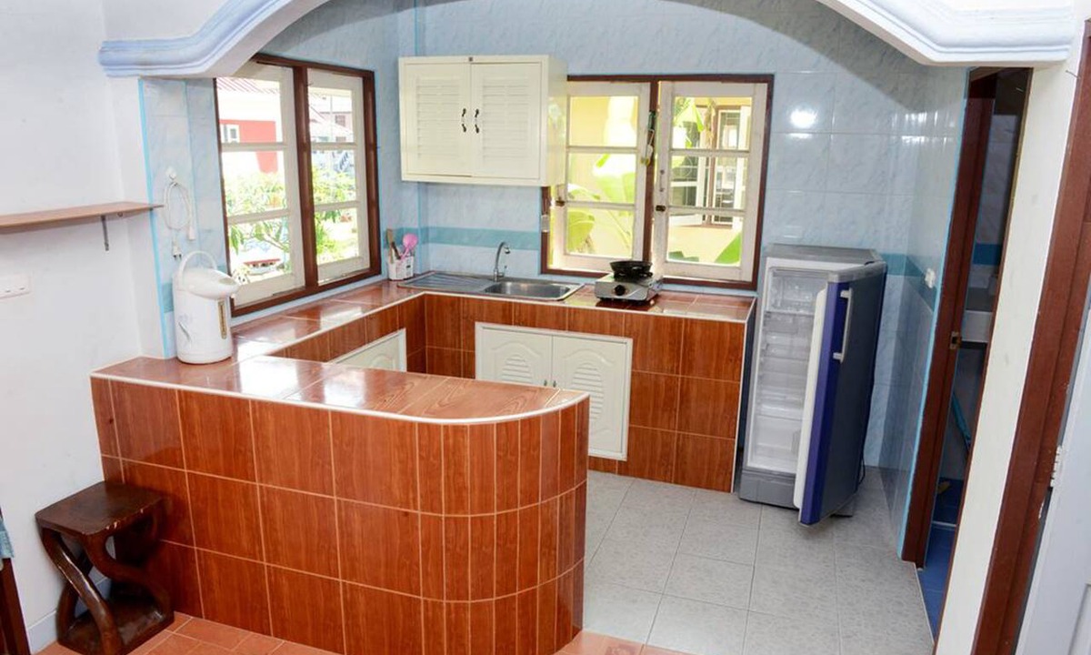 Bang Po Hotel | New Sunrise Village Maenam Beach