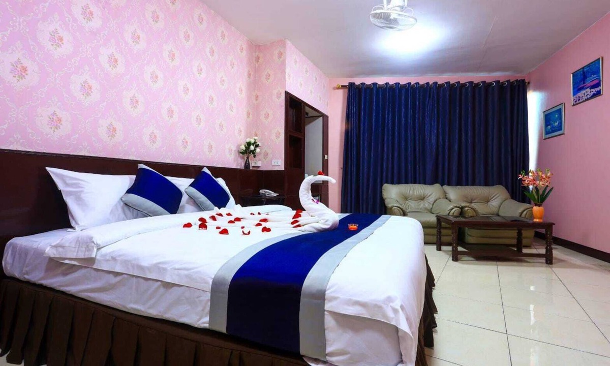 Pattaya Bay Hotel | Nine Blue Boutique