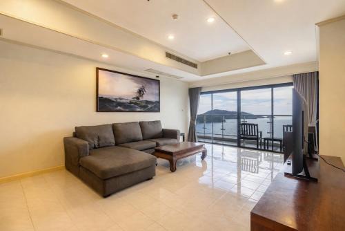 Patong Apartment | Ocean View 3BR Penthouse Central Patong #C328