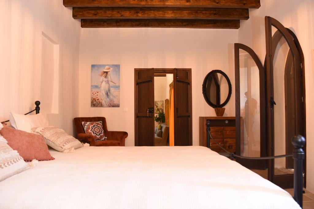 Agios Athanasios Apartment | Old stone House Retreat