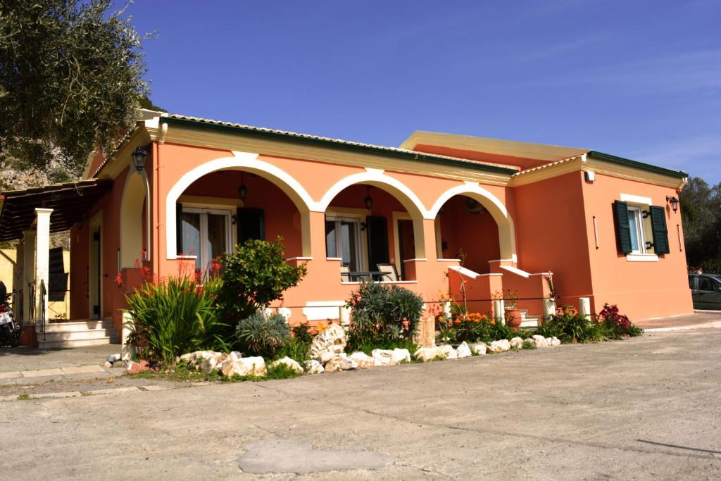 Sinarades House | Olive Grove Villa