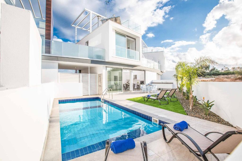 Protaras Villa | Olivine Pearl OL24