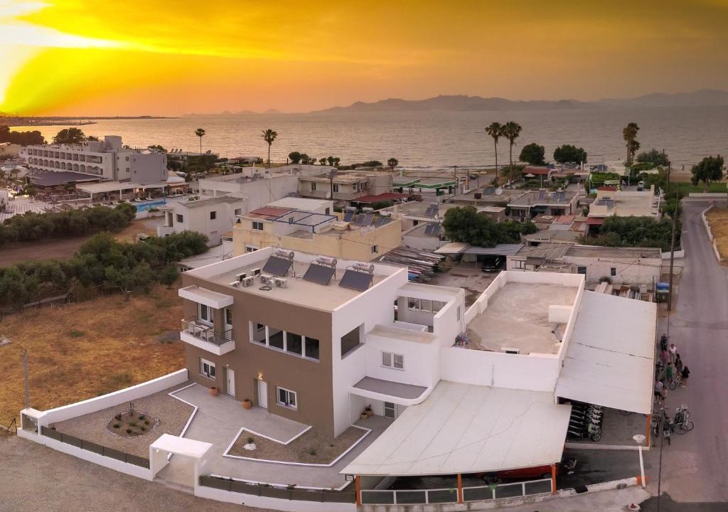 Paradisi Apartment | On The Breeze 1