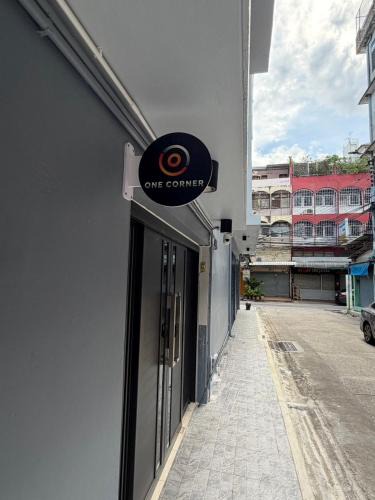 Khlong San Apartment | One Corner