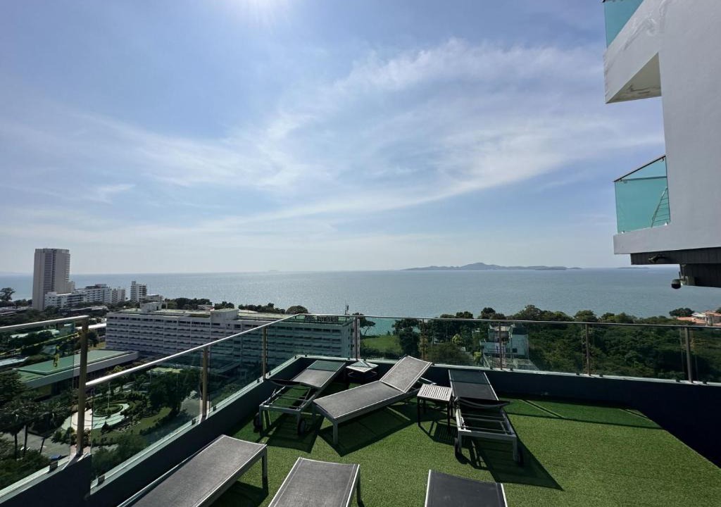 Pratumnak Hill Apartment | One Tower 105 by ThaiminatorPattaya