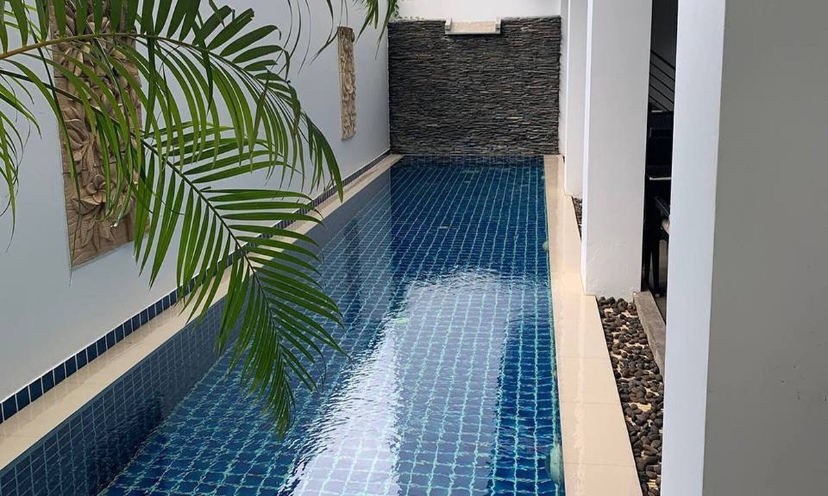 Rawai Hotel | One World One Home Naiharn Hotel