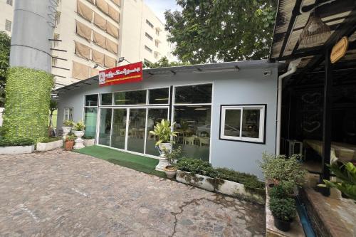 Nana Hostel | Orchid Hostel