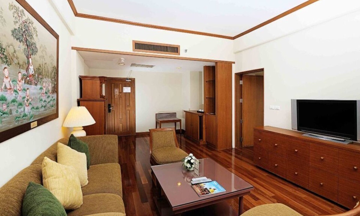 Patong Hotel | Paradise Suite Room, partial seaview #05