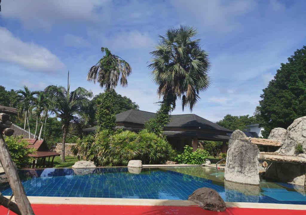 Nong Prue Villa | pattaya elephant villa