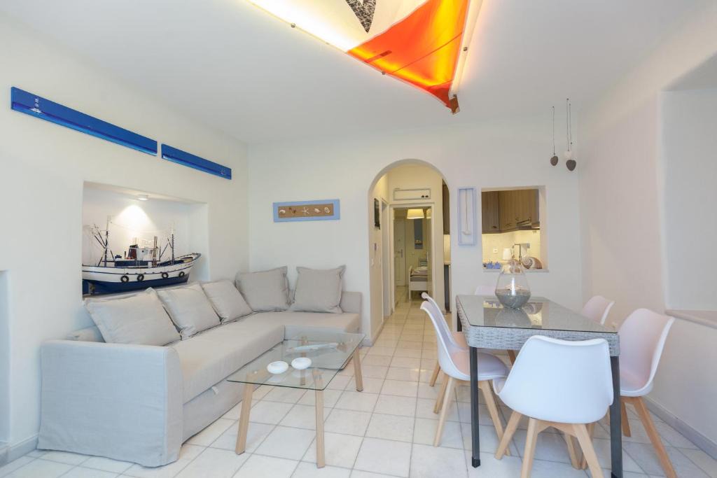 Naousa Apartment | PEBBLES 1BD house with Sea View in the heart of Naousa