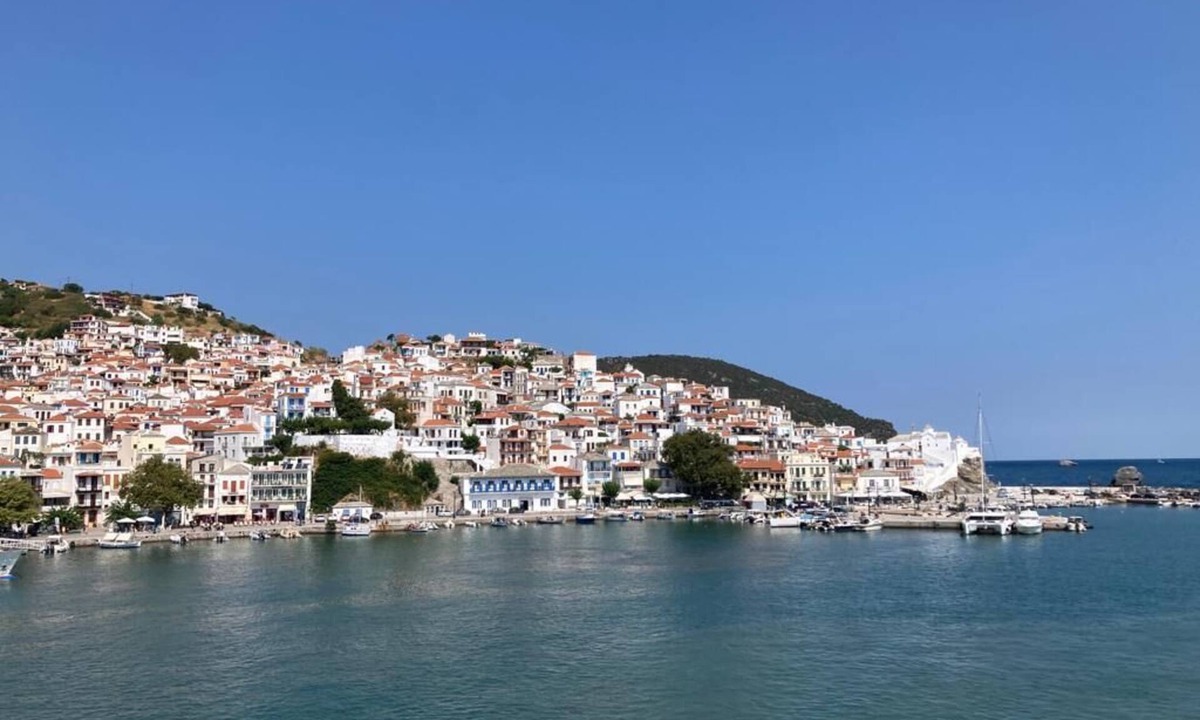 Skopelos Apartment | Petra stonehouse near the Port