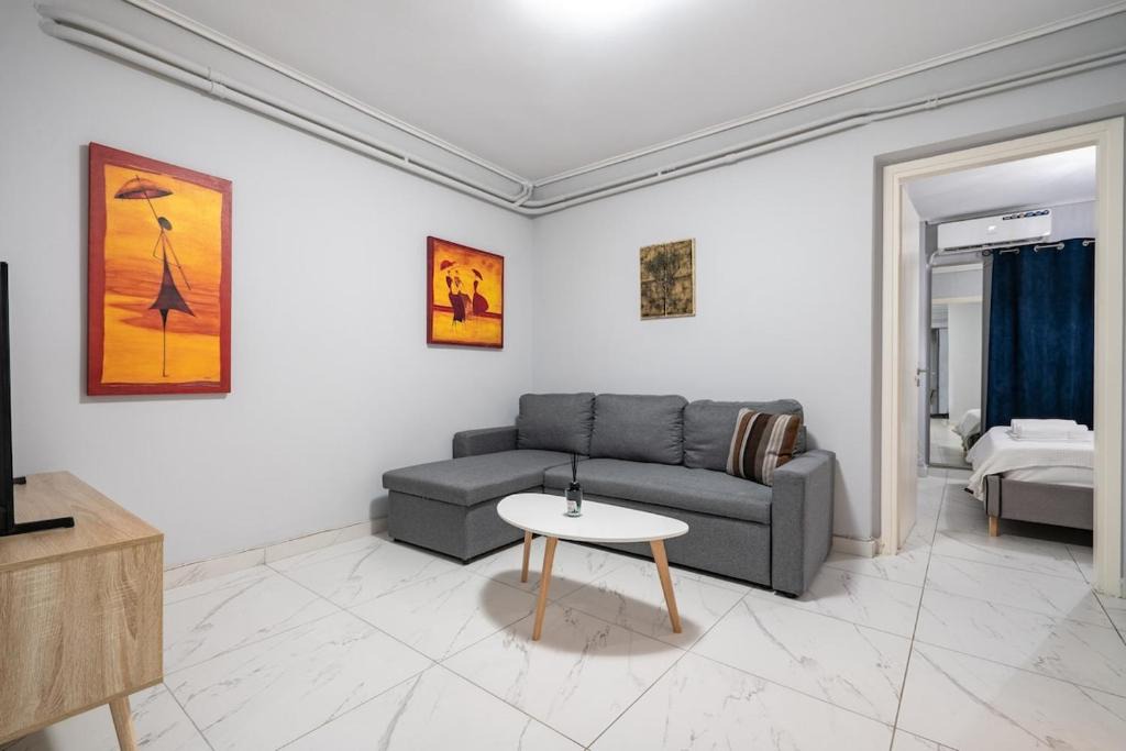Petralona Apartment | Petralona Hideaway - Comfort for 4 by ΜΡS
