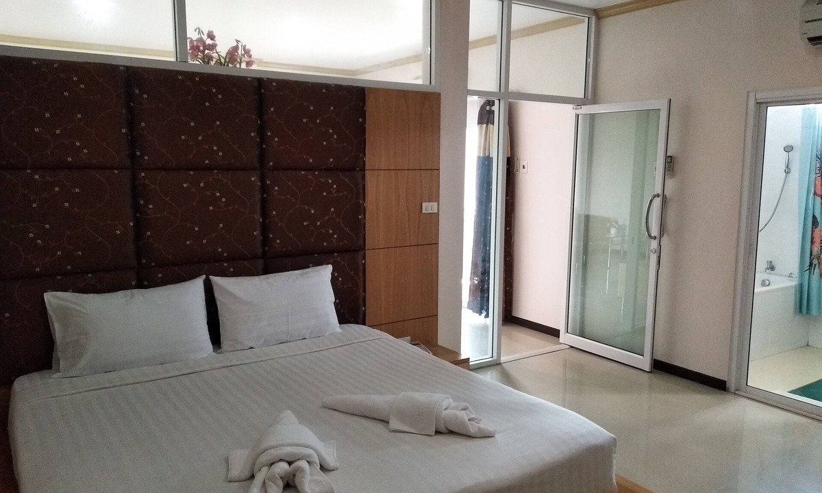 Chaiyaphum Hotel | Phusuay Park View Hotel