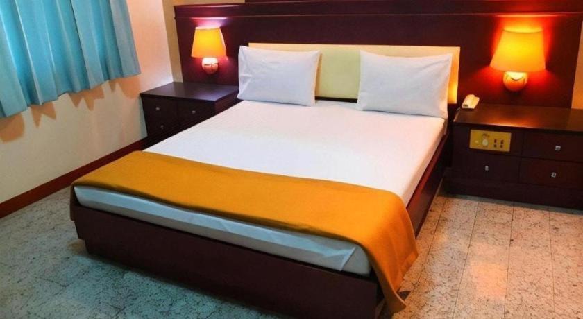Tha Thaewawong Hotel | Picnic Sriracha Hotel