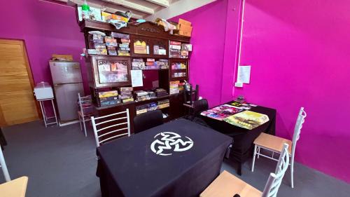 Ramkhamhaeng Hostel | Pink Kraken Hostel