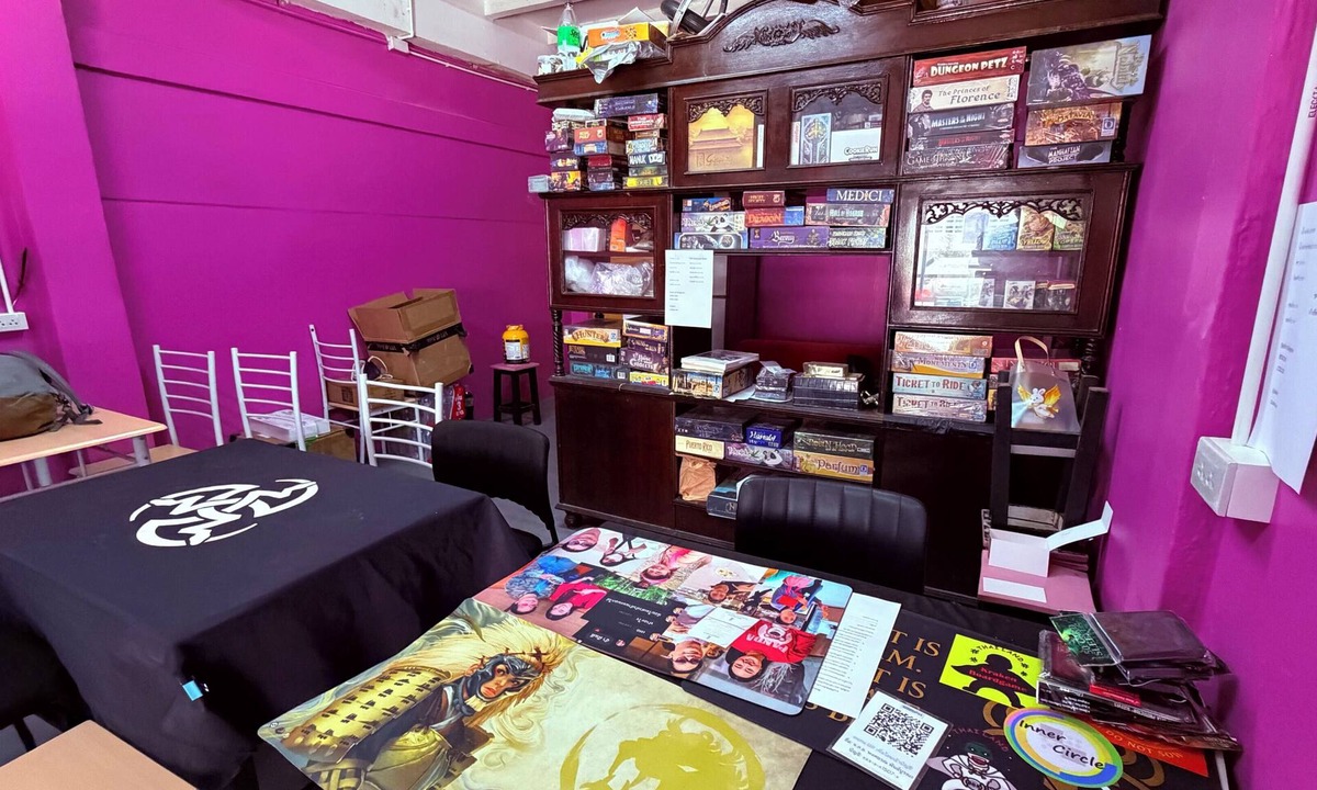 Ramkhamhaeng Hostel | Pink Kraken Hostel