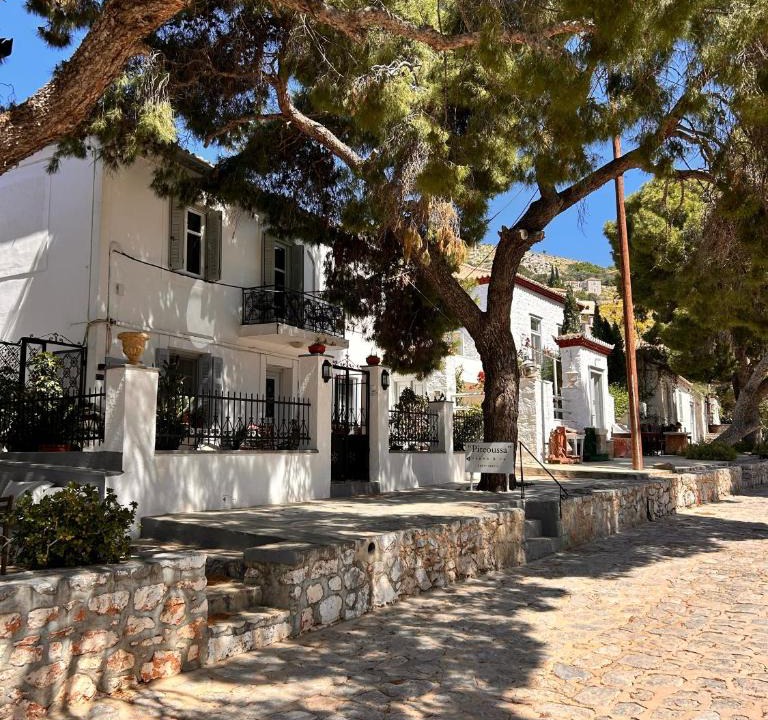 idhra House | Piteoussa Plus Hydra