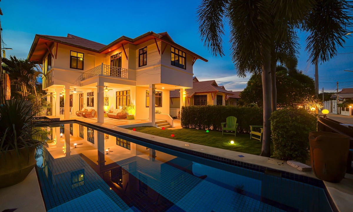 Nong Kae Villa | Pool villa 4 BR walking to Beach HV