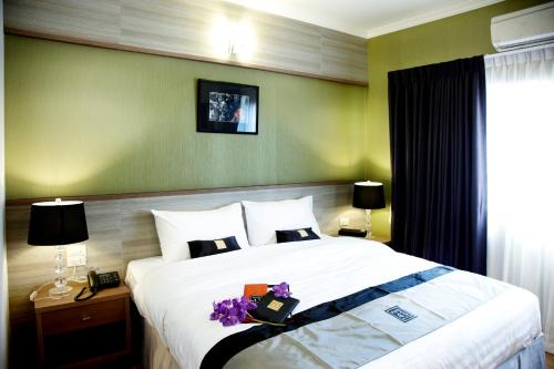 Si Phraya Hotel | Poste 43 Residence