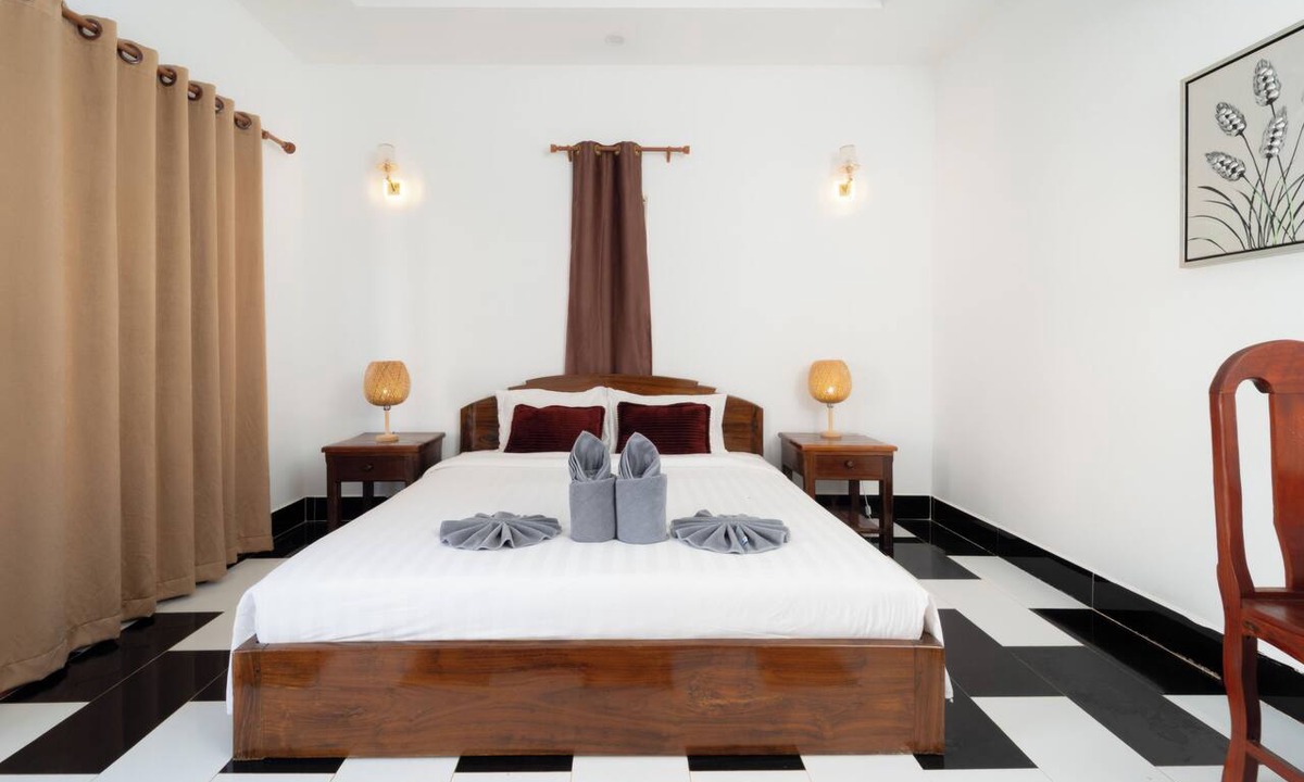 Siem Reap House | Private 3BR Lodge, Kitchen & BBQ, 2 km from Pub Street