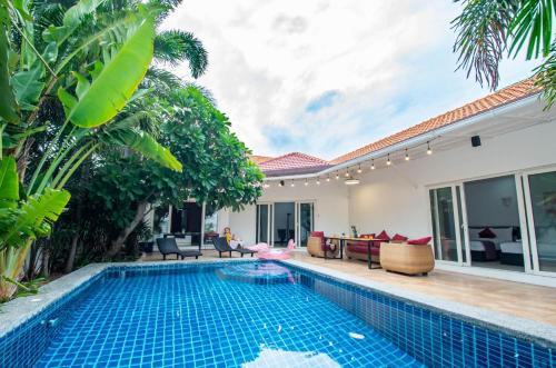 Pratumnak Hill Villa | Private Pool 3B villa Snooker Karaoke Beach 200m