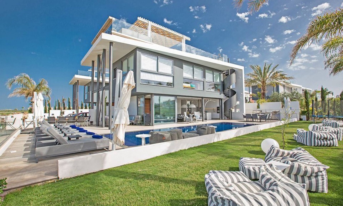 Kapparis Villa | Protaras Holiday Villa WP4 - a villa that sleeps 10 guests in 4 bedrooms