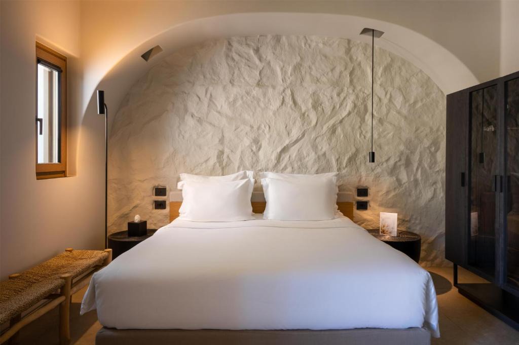 Kamari Hotel | Radisson Blu Zaffron Resort, Santorini