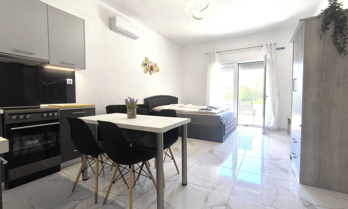 Katerini Apartment | Rael Studio · Άνετο και ιδιωτικό · Παραλία σε λίγα λεπτά