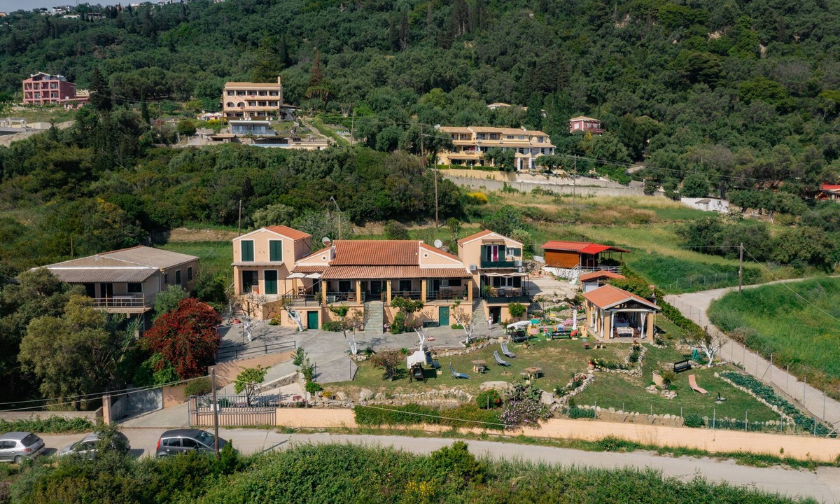 Sinarades Apartment | Rainbow An Apartment, Pelekas Beach, 40 meters from the sea