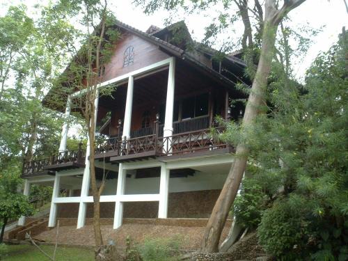 Lat Ya Resort | Ratmanee House