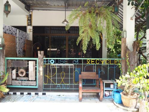 Rayong House | Rec Art (House of recycle+Art)