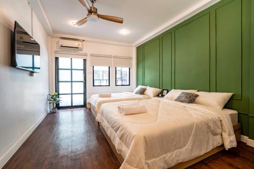 Bangkok Central Business District Apartment | Ren Asoke l 4 people 2 bed l 5 min BTS&MRT central Sukhumvit