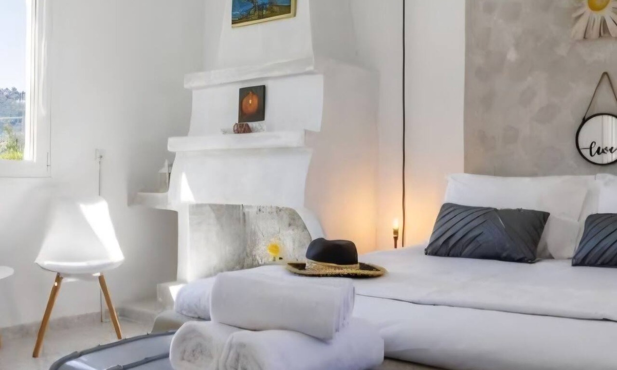 Stafylos House | RODOTHEA HOME: Complete tranquility combined with a host of amenities!