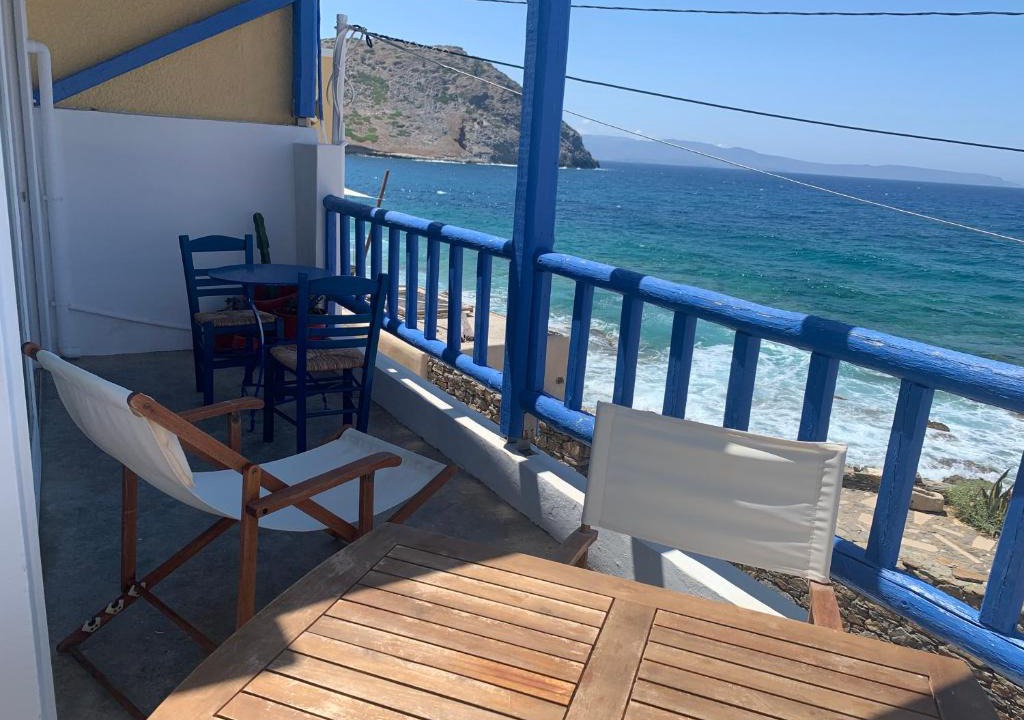 Mochlos House | ROMANTIC HOUSE 6 STEPS FROM THE SEA