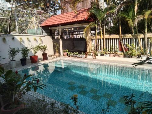 Daun Penh House | Room 12 - Studio in a villa 5mn walk from the Royal Palace with swimming pool