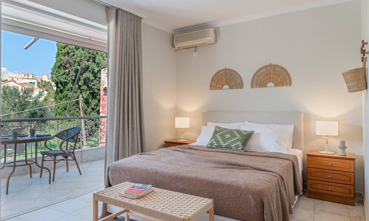 Skoutari Apartment | Room 'Standard 4' with Private Terrace, Wi-Fi and Air Conditioning