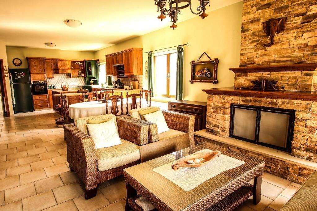 Xylofagou Villa | Rustic House