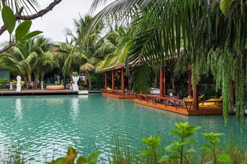 Tha Talat Resort | S Garden View Resort