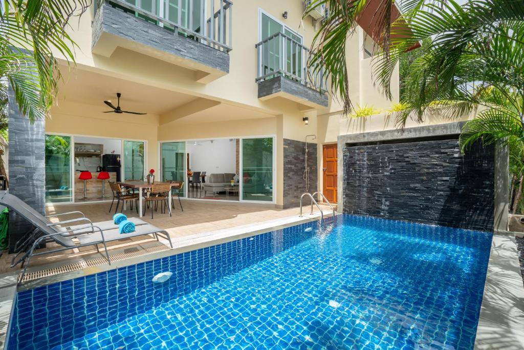 Ban Saiyuan Villa | Sabai Villas, 7 min drive from Naiharn & Rawai, Private pool, Four villas available
