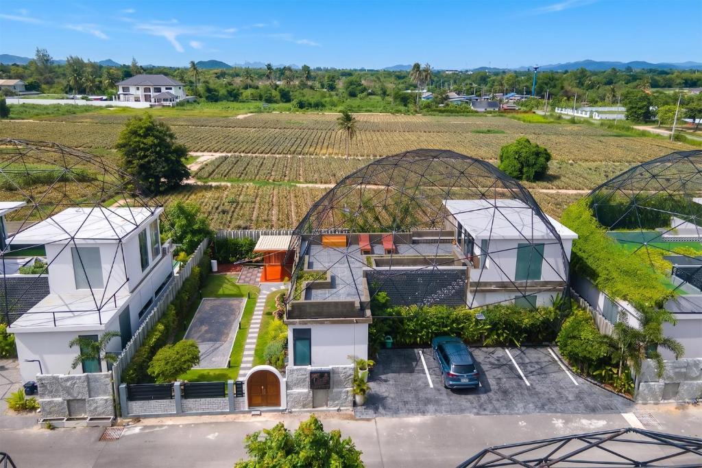 Hin Lek Fai Villa | Sawasdee pool villa, Hua Hin