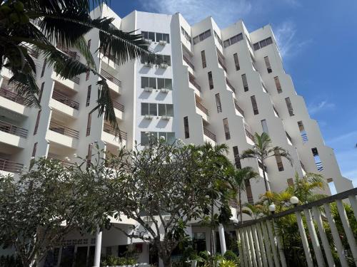 Rayong Apartment | sea sand sun condominium with all the refinements