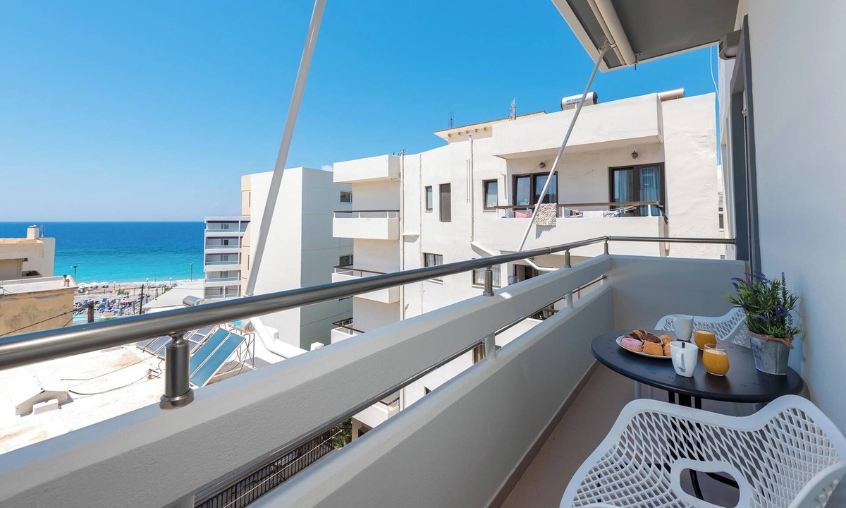 Rhodes Town Apartment | Sea & The City - Theros Apartment