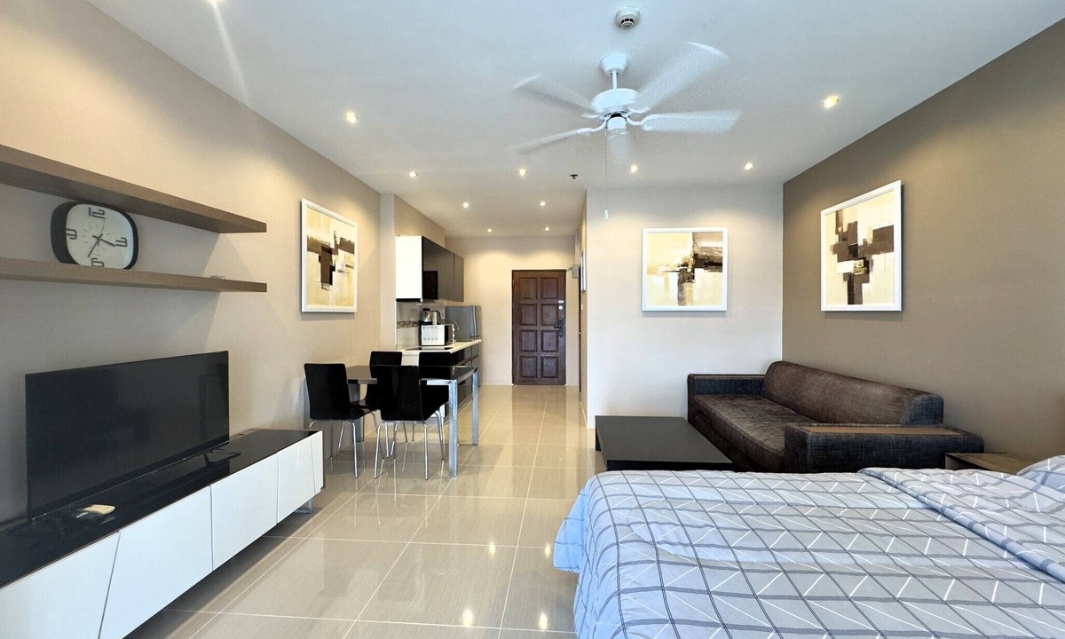 Jomtien Apartment | Sea View Studio with Large Balcony at View Talay 5D