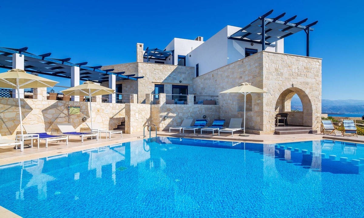 Stavros Villa | Sea view villa close to beach, private heated pool