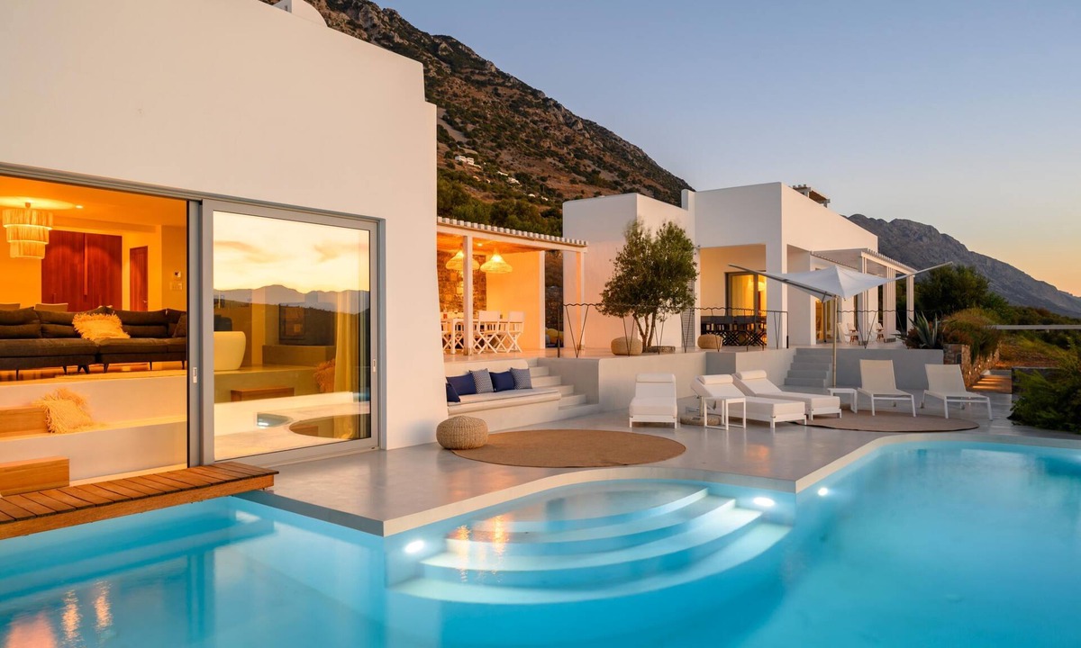 Pefki Villa | Sea Views 5 Bedrom Villa Cars Included