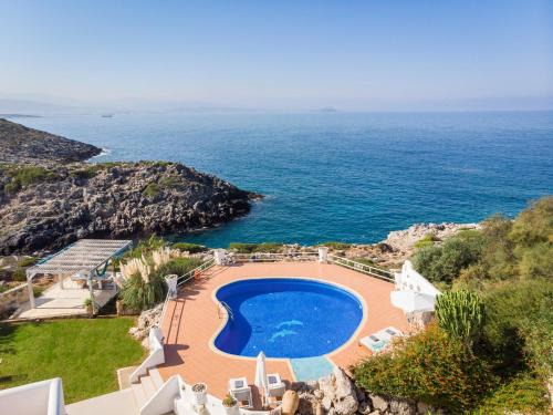 Stavros Villa | Seafront Villa Shore, Sea & Sun Villas