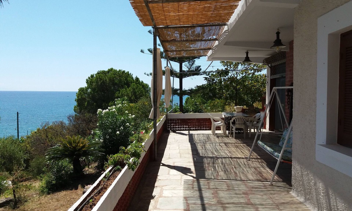 Aipeia House | Seaside house 110m2 - Beachfront